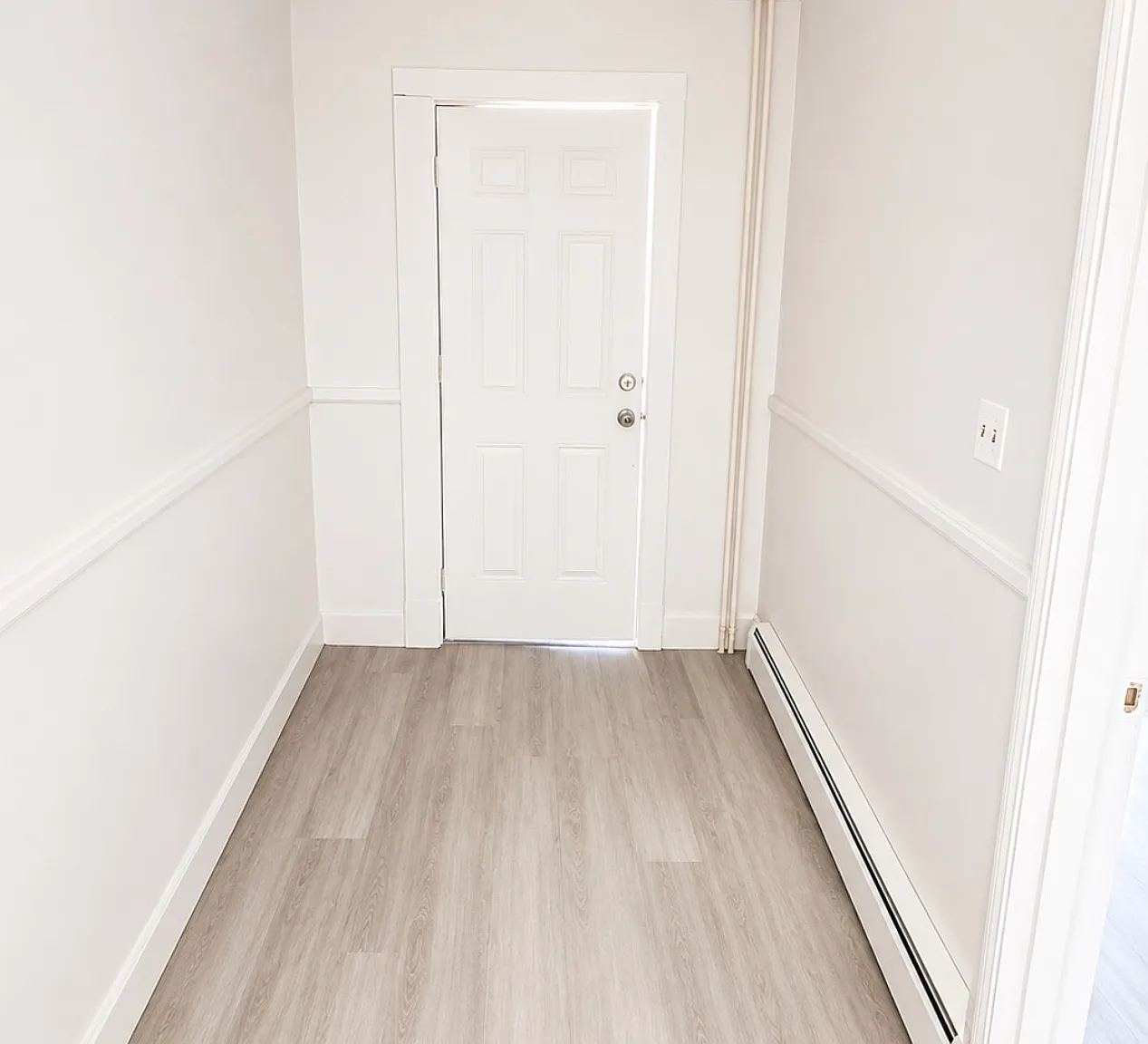 3 bed, 1600 sqft, $3,400 — Photo 2
