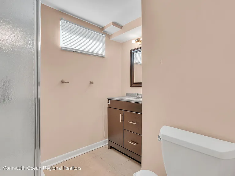 872 Red Oaks Dr — Photo 15