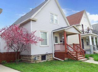 3256 N Holton St, Milwaukee, WI 53212
