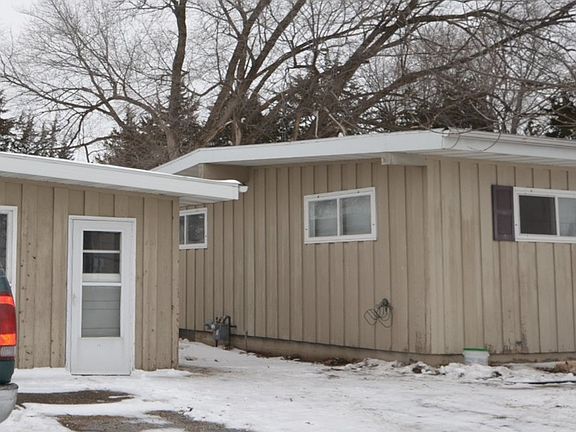 3rd image of 2880 Vermillion St