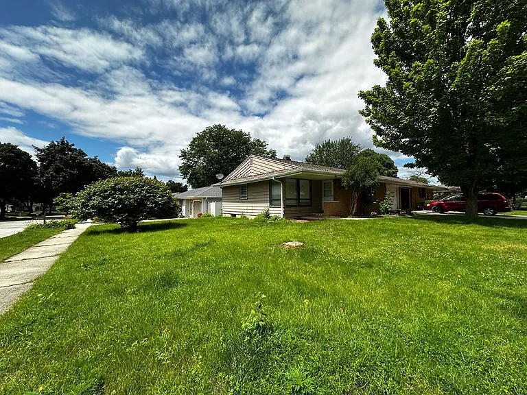 490 Saint Bernard Dr — Photo 30