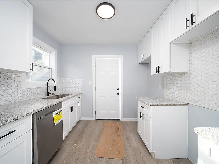 3120 Stonewall St — Photo 8