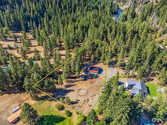 2nd image of 322 Fontaine Lane