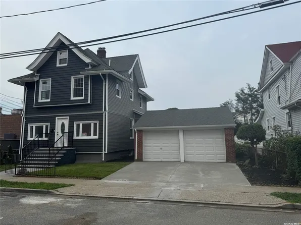 94-11 N 225th Street, Floral Park, NY 11001