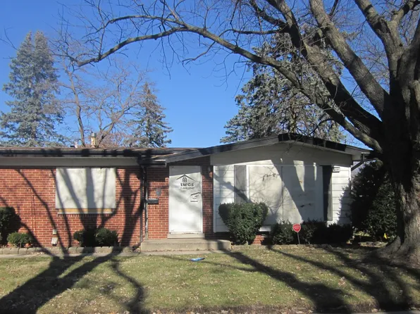 417 W Holly Ct, Glenwood, IL 60425