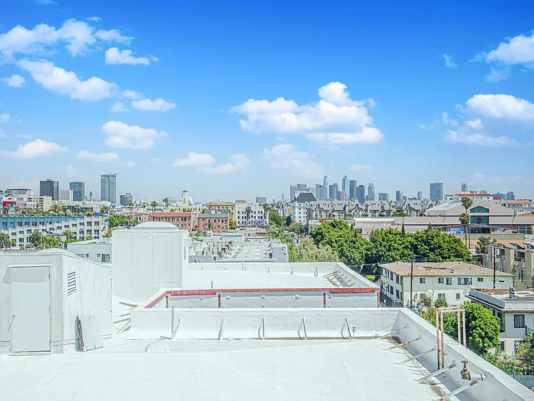 856 Gramercy Drive — Photo 55