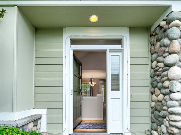 2nd image of 18849 NE 62nd Way