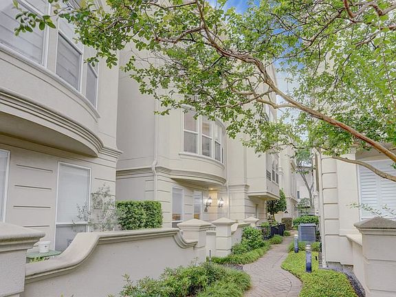 2nd image of 1515 Hyde Park Blvd APT 16