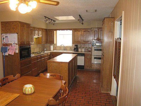 5th image of 3009 Redbud Ave