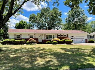 8210 Timberlane Dr NE, Warren, OH