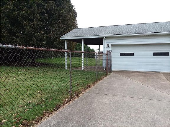4th image of 2506 James Ave