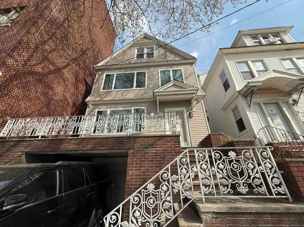 838 Kennedy Blvd #1, Bayonne, NJ 07002