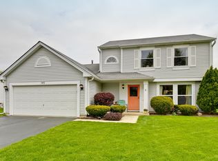 145 Dickens Trl, Elgin, IL 60120