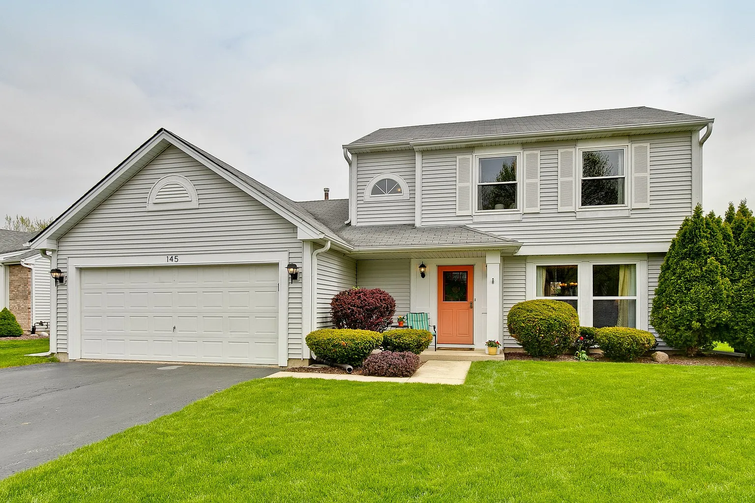 145 Dickens Trl photo 1