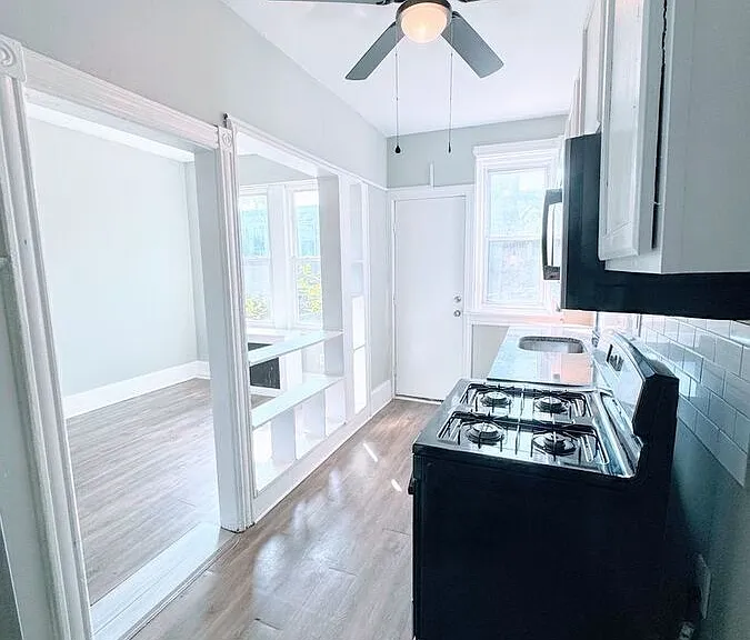 5318 Malcolm St — Photo 16