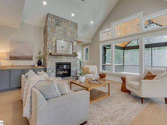 3rd image of 2337 Old Parker Rd