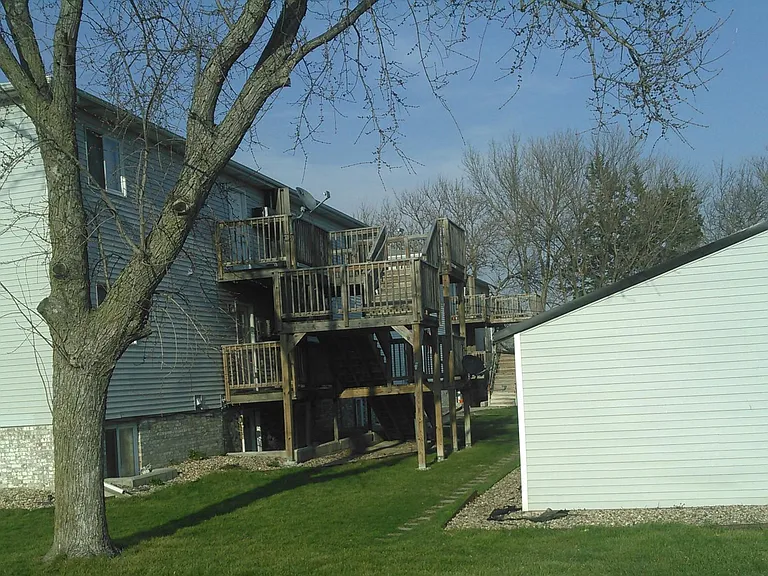 511 Verges Ave #1-12 — Photo 2