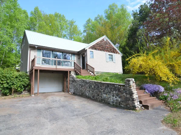 16 New Hampshire Street, Millinocket, ME 04462