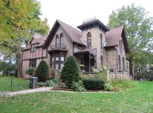 1210 S Lake St, Manitowoc, WI 54220