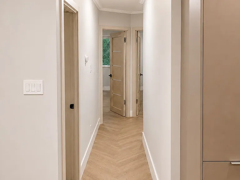 2261 E 72nd St #1 — Photo 13