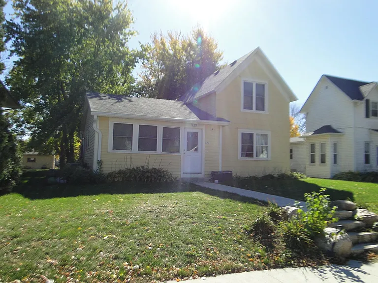 520 King St — Photo 1