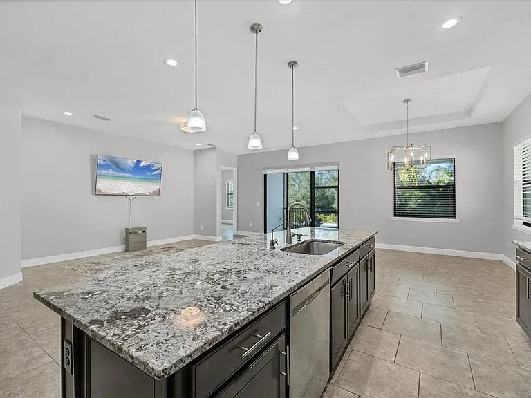 6104 Champions Row St — Photo 18