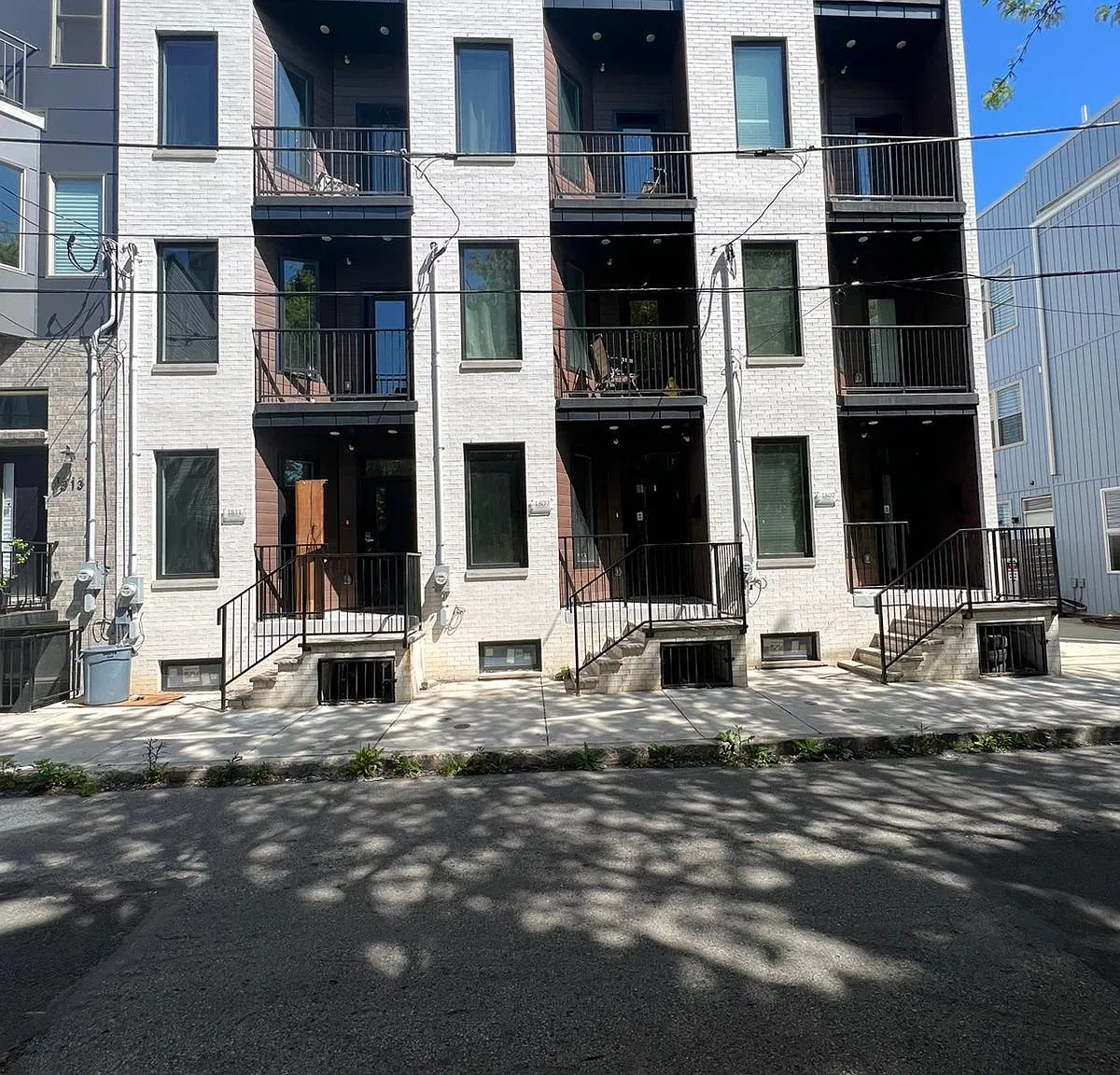 4 bed, 3000 sqft, $3,200 — Photo 1