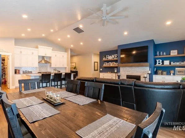 2404 Day Dr, Fruitland, ID 83619