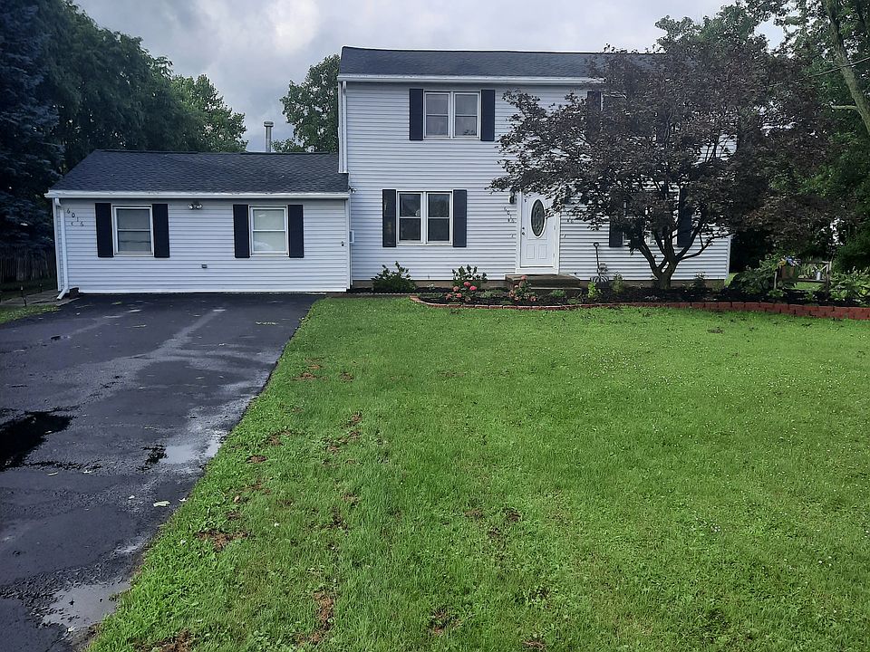 Exterior (Right Side Townhouse)