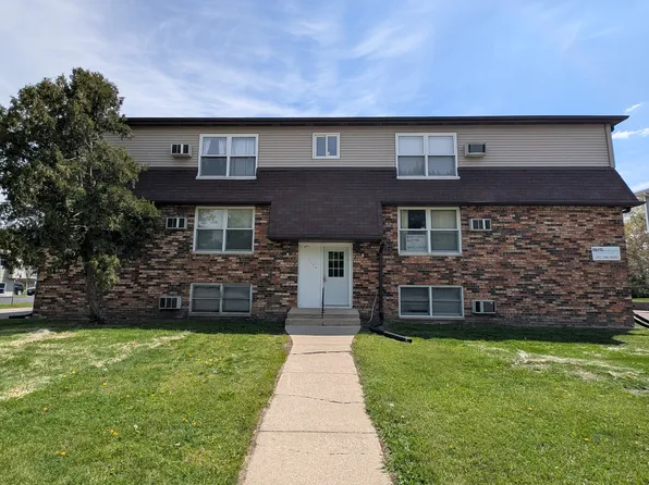 1104 S Cross St, Sycamore, IL
