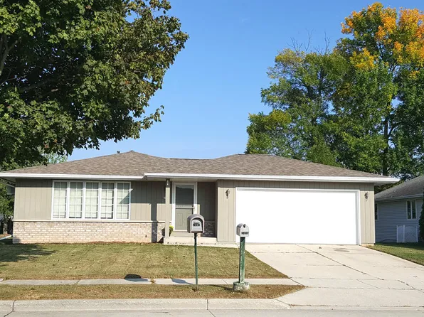 2407 N 27th St, Sheboygan, WI 53083