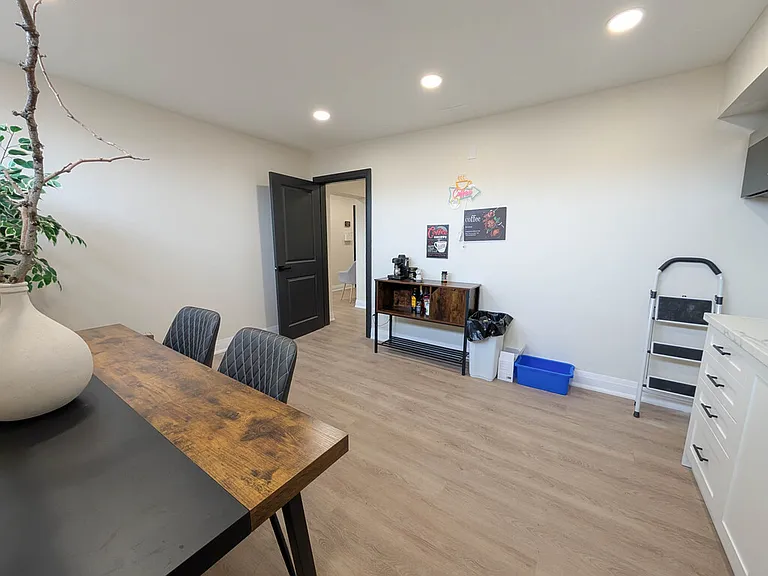 174 Eastchester Ave — Photo 11
