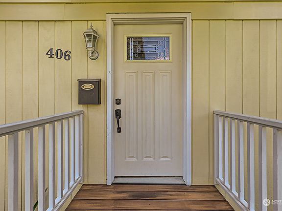4th image of 406 Pine Avenue