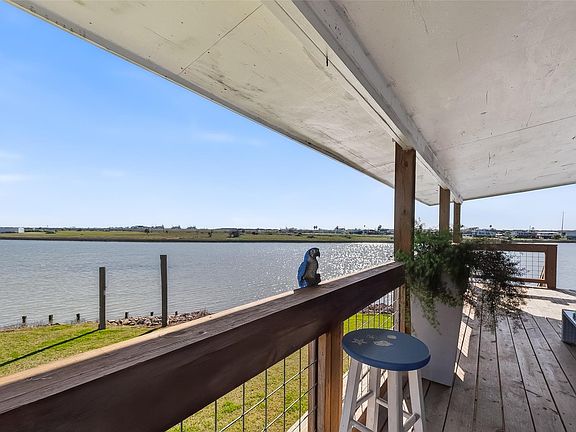 2nd image of 154 Poop Deck Ln