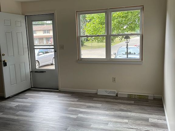 5th image of 7630-88 Stuhldreher St NW #7662
