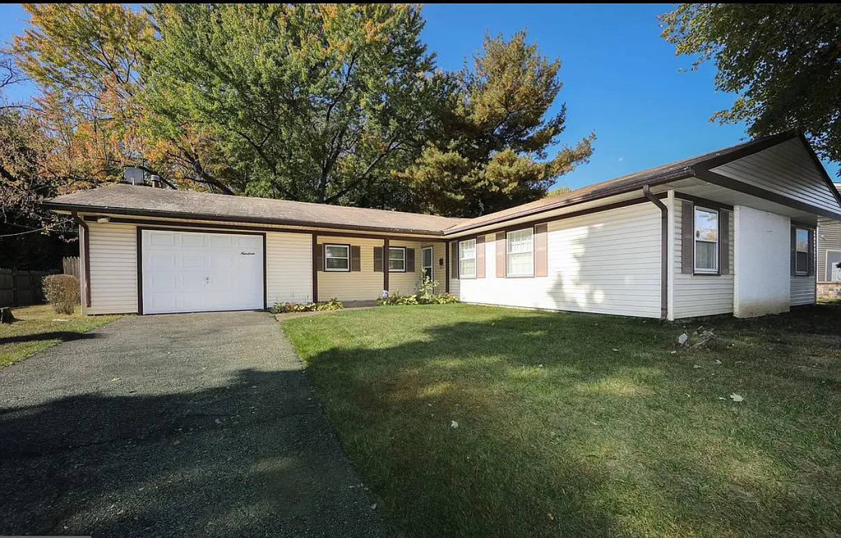 4 bed, 2113 sqft, $3,200 — Photo 1