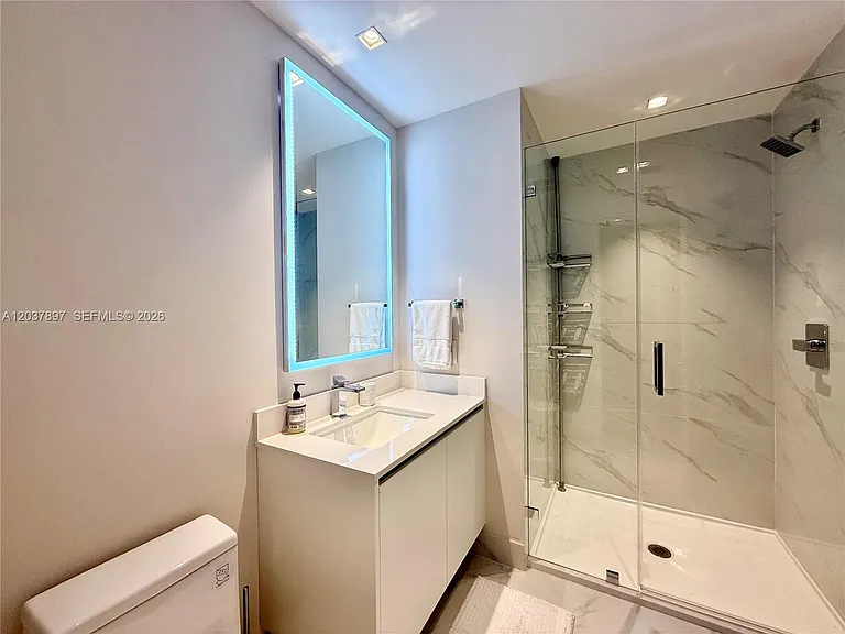 700 NE 24th St #1002 — Photo 17