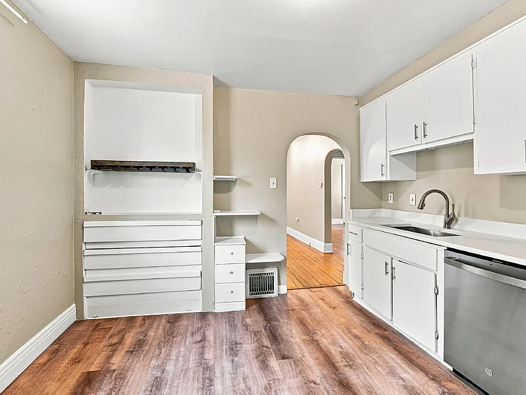 1420 S Washington St — Photo 13