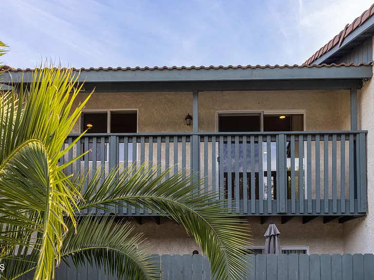 126 E Ventura St #F — Photo 4