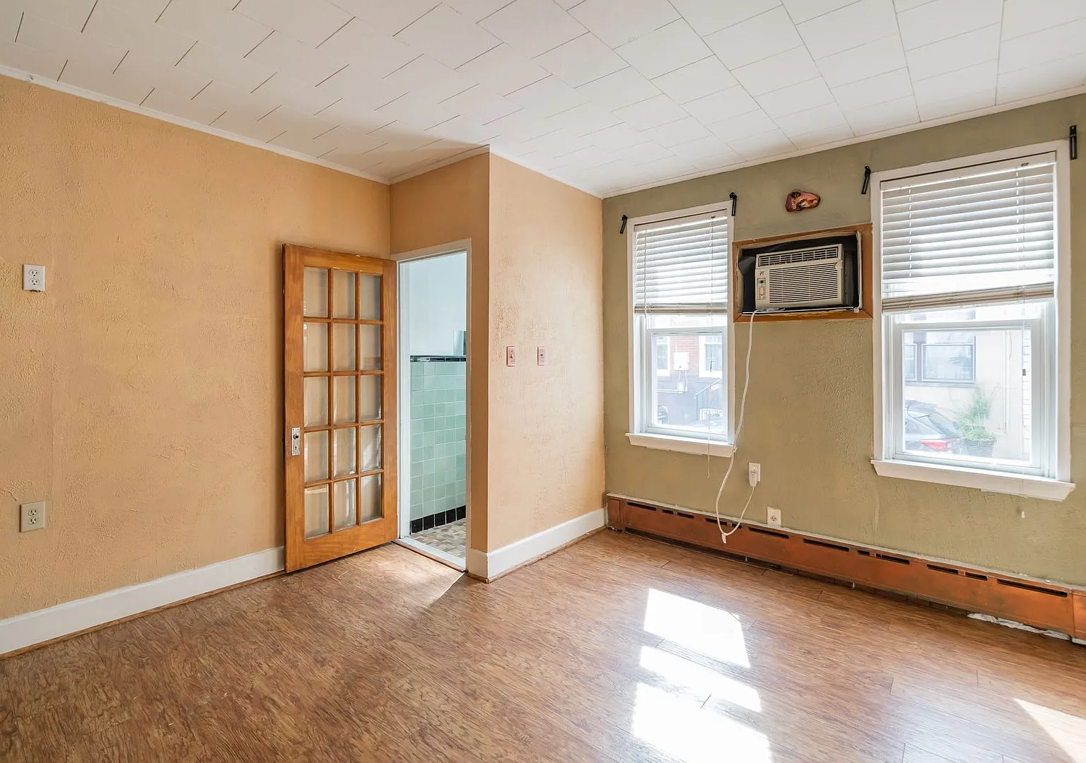 Charming South Philadelphia Home — Photo 3