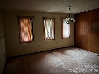 3rd image of 317 Low Bridge Rd