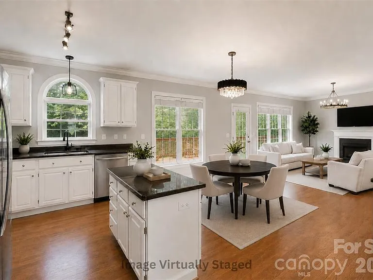 11005 Chilcomb Ct — Photo 22