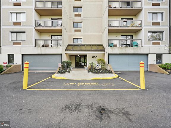 2nd image of 800 Avondale Rd APT 6P