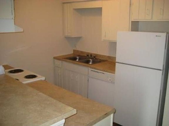 Diswasher in each kitchen