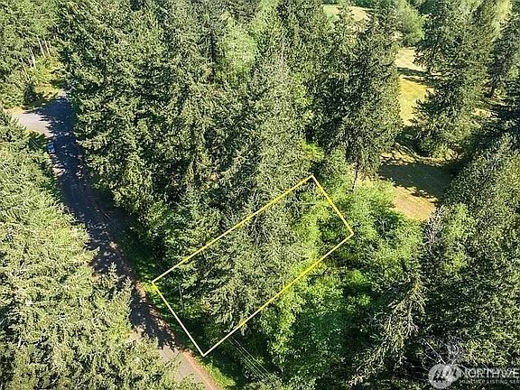 3rd image of 10515 Edgewood Drive