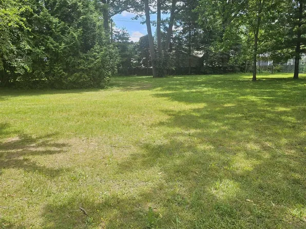 2995 Sandy Oaks Ln, Fort Gratiot, MI 48059