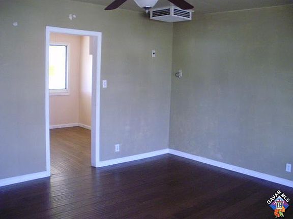 2nd image of 226 E Avenue P5