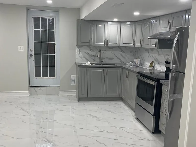 409 Comiskey Cres #BASEMENT — Photo 6