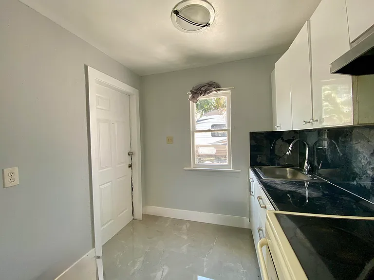 2231 Wilson St #2 — Photo 8