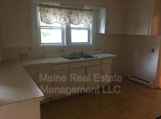 12 Maxim Ct, Bangor, ME 04401